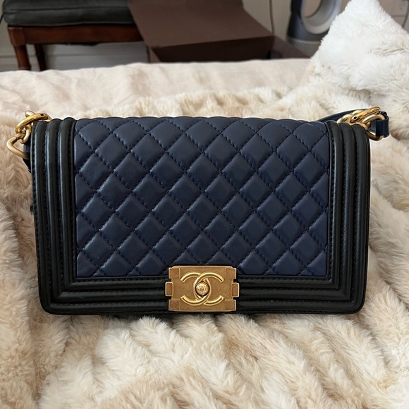 Chanel Navy Blue and Black Medium Boy bag- AUTHENTIC - Picture 2 of 12